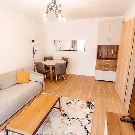 B&v 203 Coresi - Elegant Mountain Retreat Apartment *